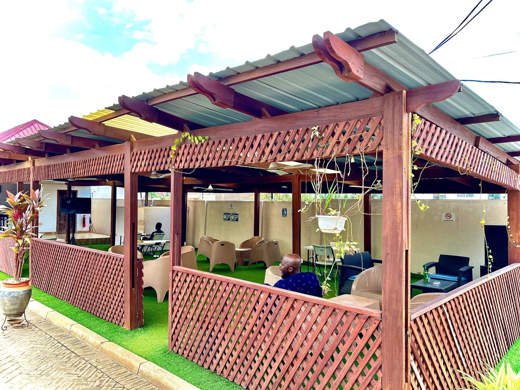 Jessie Hotel Adenta エクステリア 写真